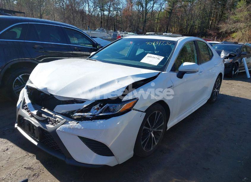 Photo 2 of 2020 Toyota Camry SE HYBRID (VIN 4T1J31AK2LU542694)