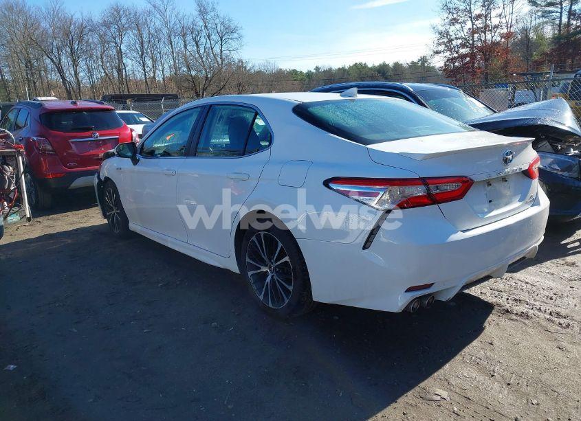 Photo 3 of 2020 Toyota Camry SE HYBRID (VIN 4T1J31AK2LU542694)