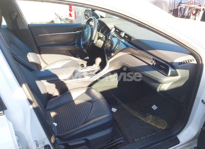 Photo 5 of 2020 Toyota Camry SE HYBRID (VIN 4T1J31AK2LU542694)