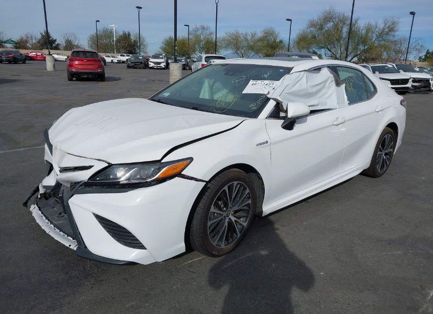 Photo 2 of 2020 Toyota Camry SE HYBRID (VIN 4T1J31AK3LU534569)