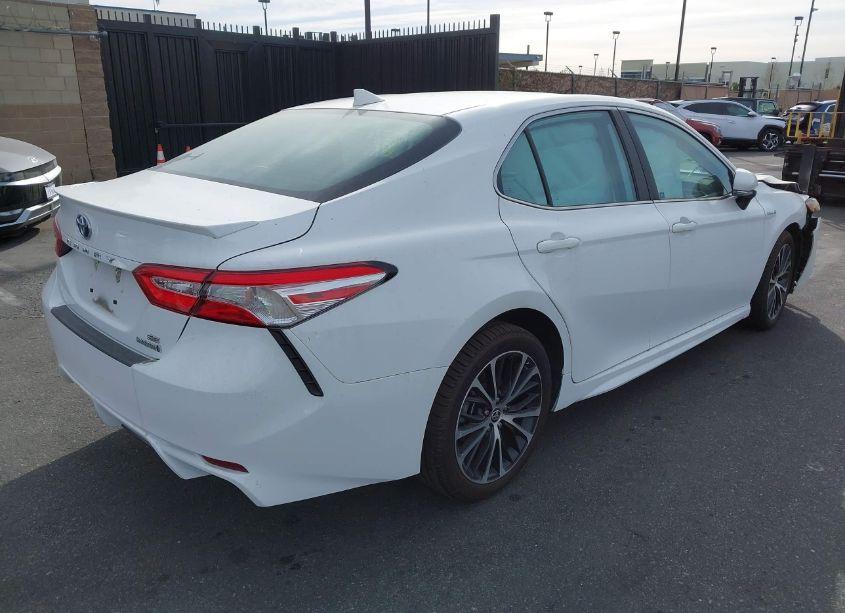 Photo 4 of 2020 Toyota Camry SE HYBRID (VIN 4T1J31AK3LU534569)