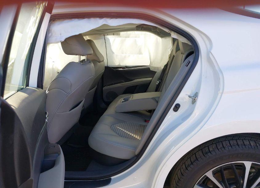 Photo 8 of 2020 Toyota Camry SE HYBRID (VIN 4T1J31AK3LU534569)