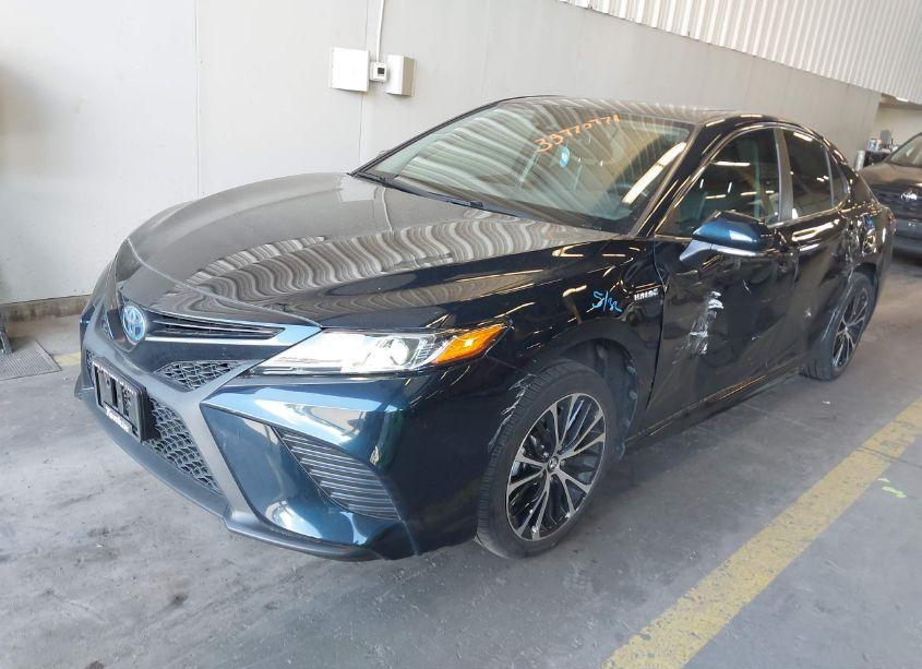 Photo 2 of 2020 Toyota Camry SE HYBRID (VIN 4T1J31AK4LU529543)