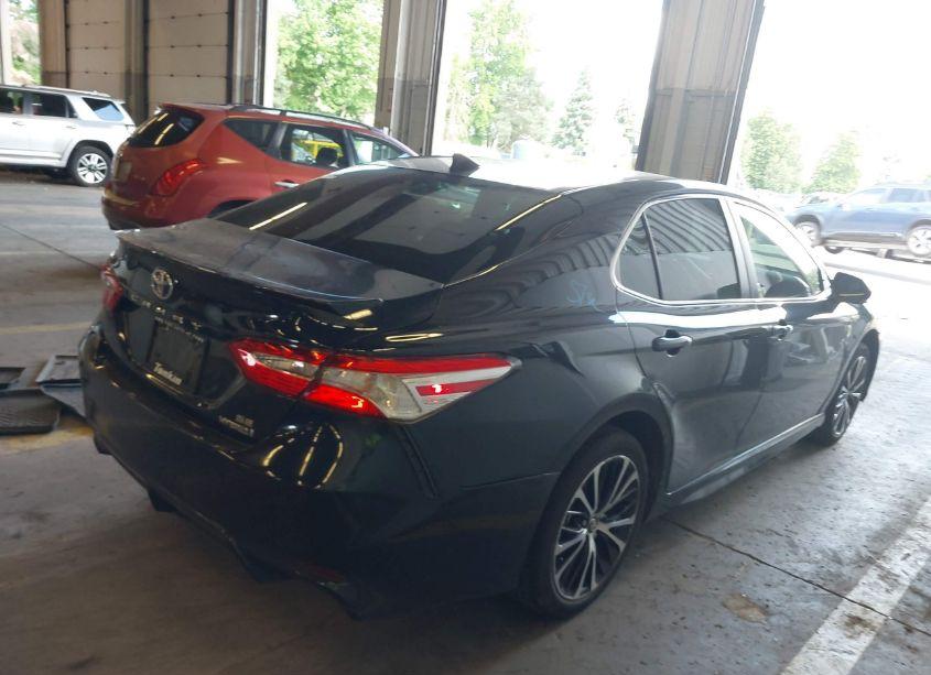 Photo 4 of 2020 Toyota Camry SE HYBRID (VIN 4T1J31AK4LU529543)