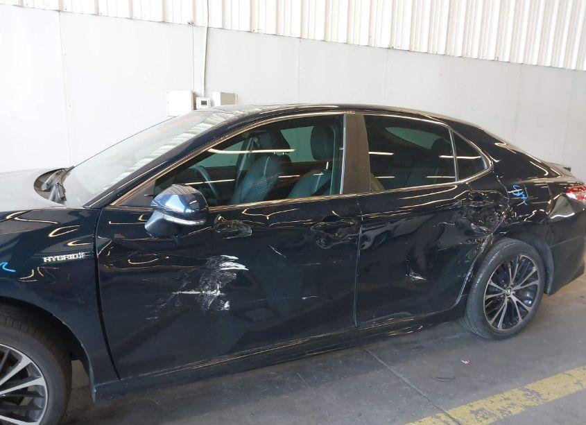 Photo 6 of 2020 Toyota Camry SE HYBRID (VIN 4T1J31AK4LU529543)
