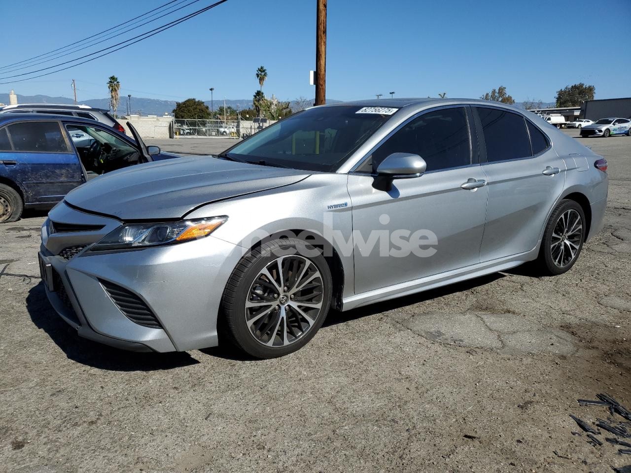 2020 TOYOTA CAMRY SE (VIN 4T1J31AK4LU540803) main photo