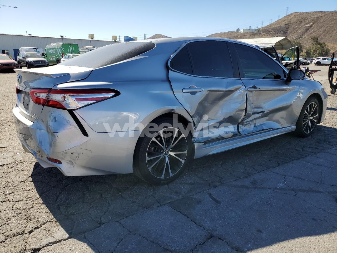 Photo 3 of 2020 TOYOTA CAMRY SE (VIN 4T1J31AK4LU540803)