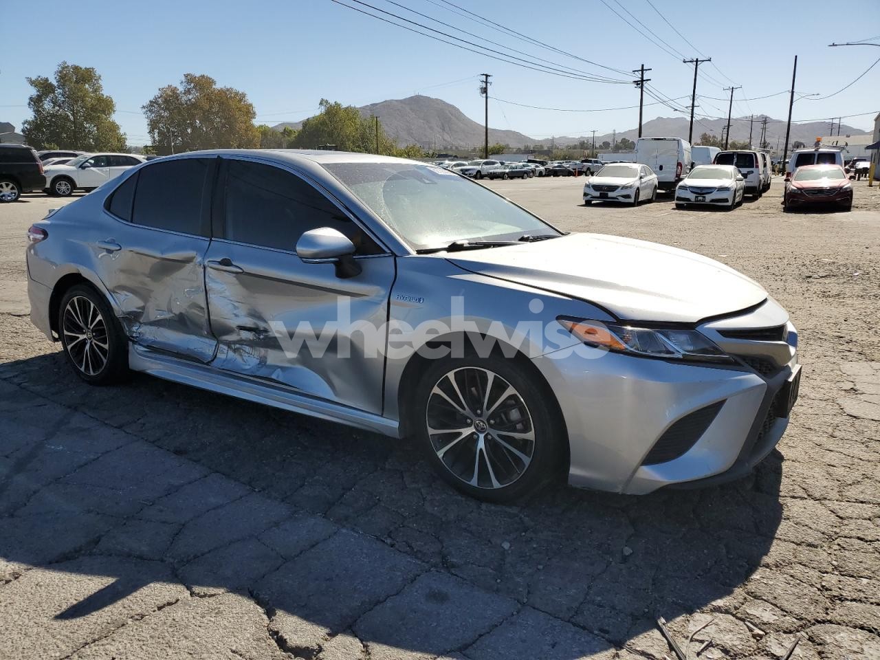 Photo 4 of 2020 TOYOTA CAMRY SE (VIN 4T1J31AK4LU540803)