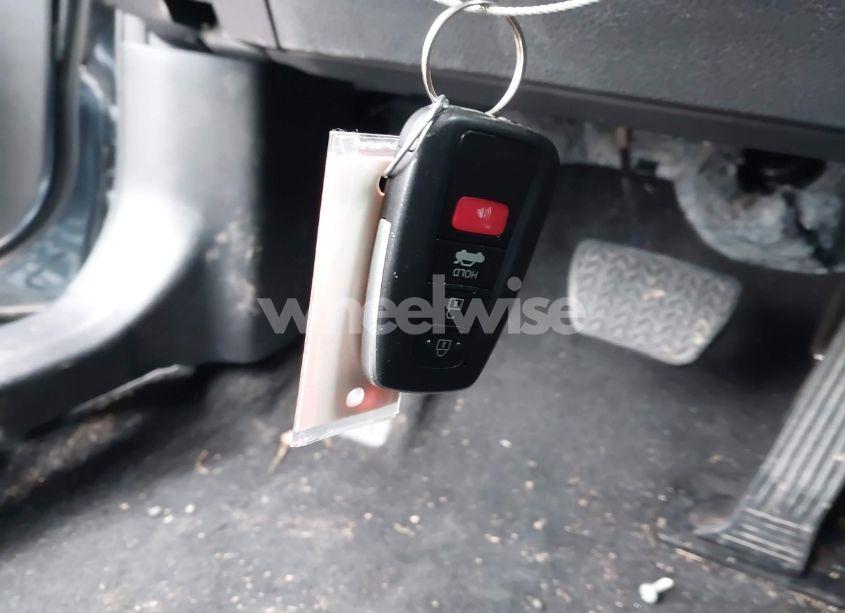 Photo 11 of 2022 Toyota Avalon XLE (VIN 4T1JZ1FB2NU073049)