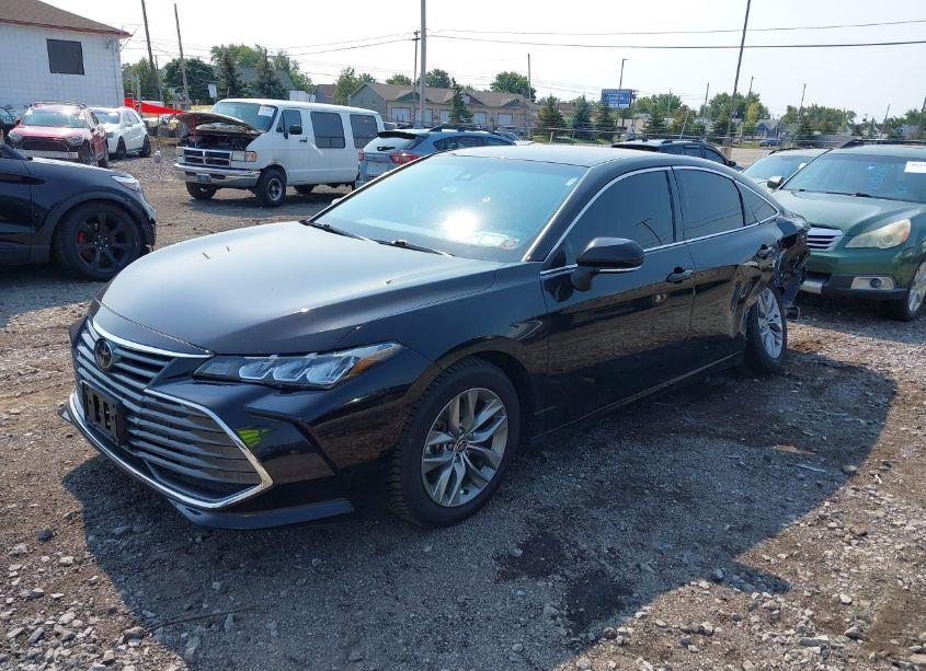 Photo 2 of 2022 Toyota Avalon XLE (VIN 4T1JZ1FB7NU080613)