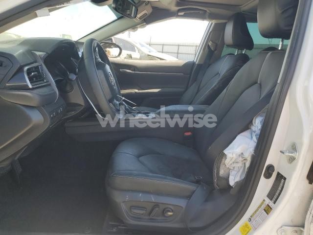 Photo 2 of 2021 TOYOTA CAMRY XSE (VIN 4T1K31AK0MU028493)