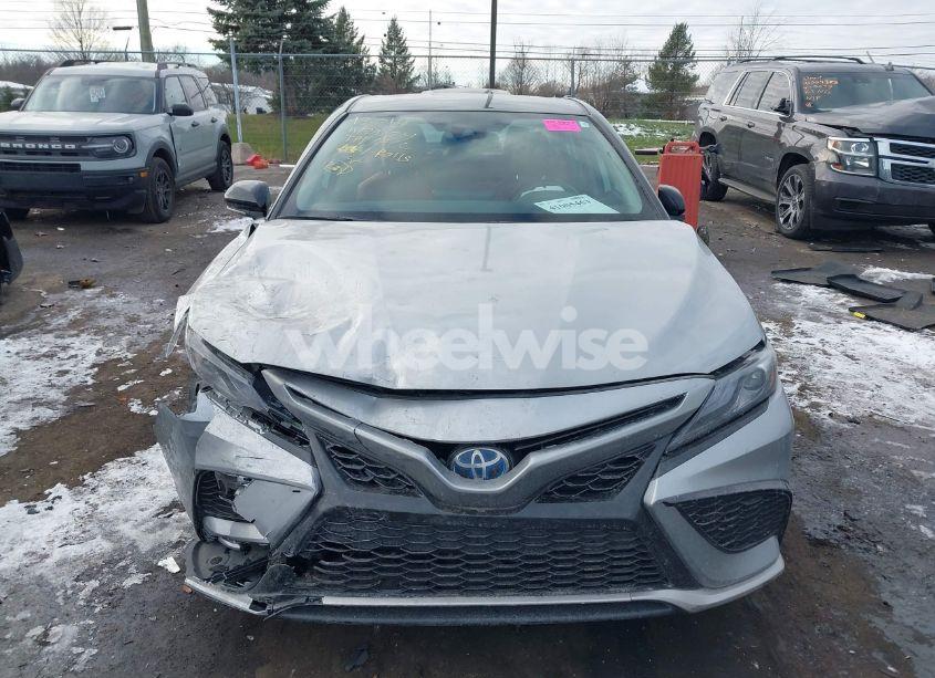 Photo 12 of 2024 Toyota Camry HYBRID XSE (VIN 4T1K31AK0RU065132)