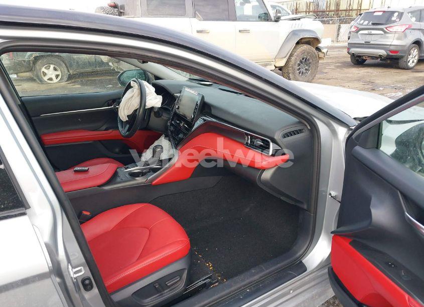 Photo 5 of 2024 Toyota Camry HYBRID XSE (VIN 4T1K31AK0RU065132)