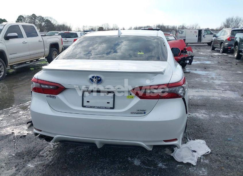 Photo 16 of 2021 Toyota Camry XSE HYBRID (VIN 4T1K31AK1MU564966)
