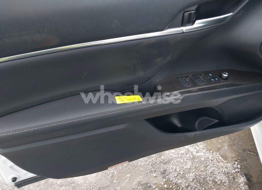 Photo 20 of 2021 Toyota Camry XSE HYBRID (VIN 4T1K31AK1MU564966)