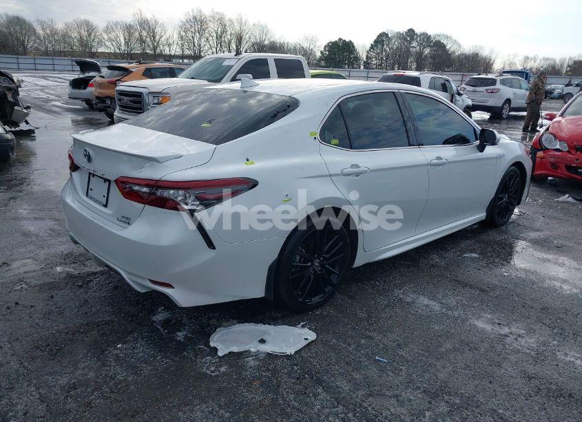 Photo 4 of 2021 Toyota Camry XSE HYBRID (VIN 4T1K31AK1MU564966)