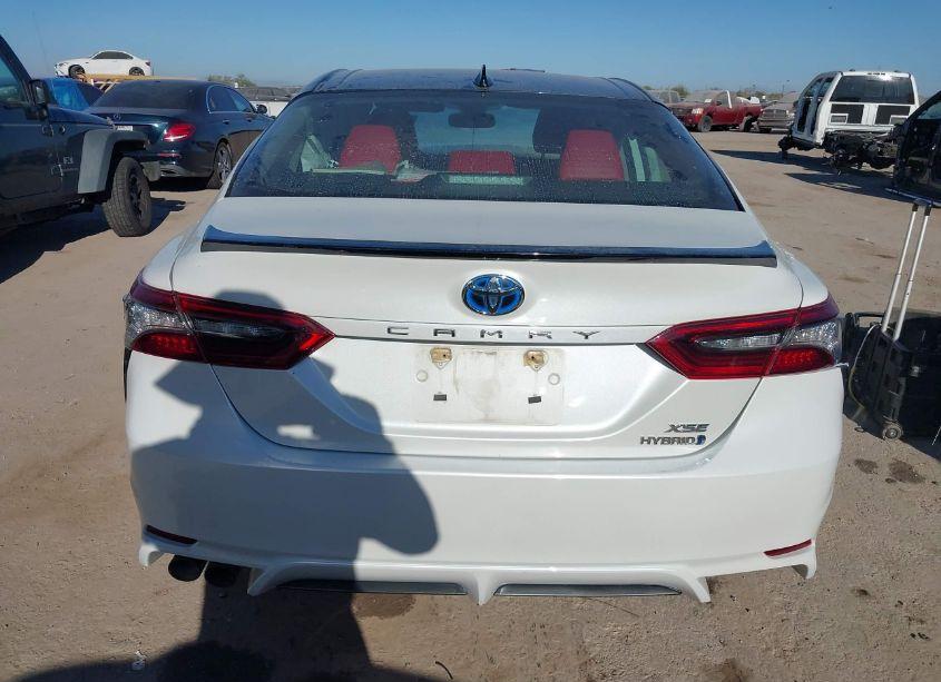 Photo 16 of 2022 Toyota Camry XSE HYBRID (VIN 4T1K31AK1NU032795)