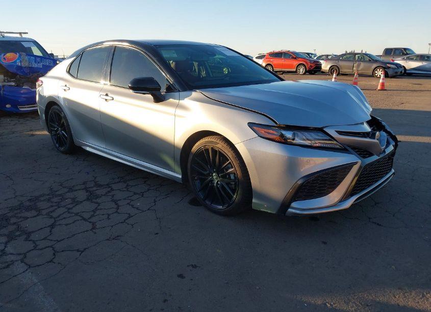 2022 Toyota Camry XSE HYBRID (VIN 4T1K31AK1NU035535) main photo