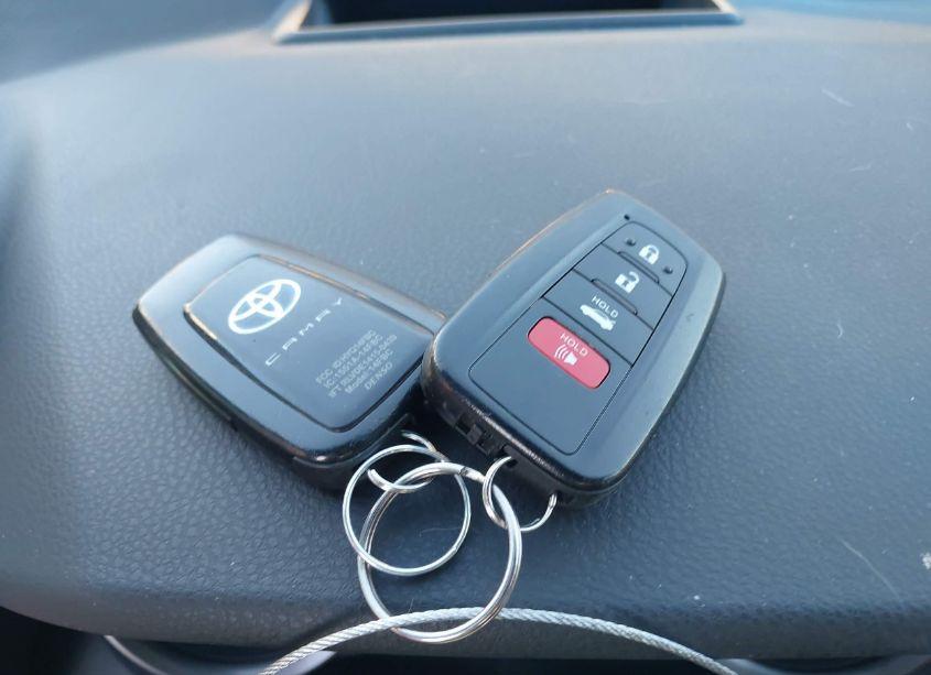 Photo 11 of 2022 Toyota Camry XSE HYBRID (VIN 4T1K31AK1NU035535)