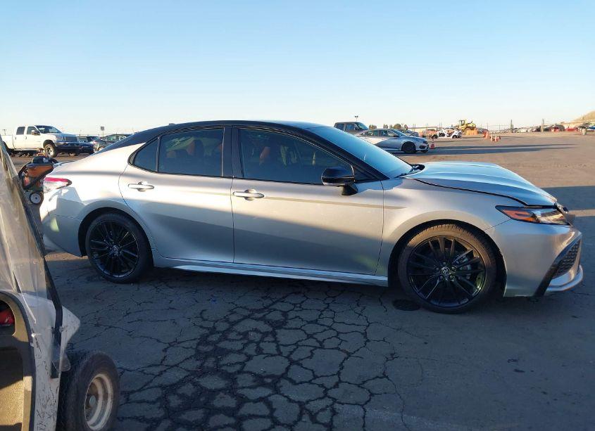 Photo 13 of 2022 Toyota Camry XSE HYBRID (VIN 4T1K31AK1NU035535)