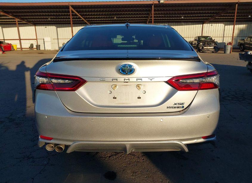 Photo 16 of 2022 Toyota Camry XSE HYBRID (VIN 4T1K31AK1NU035535)