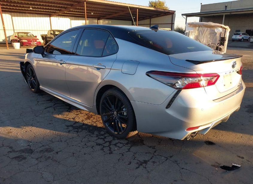 Photo 3 of 2022 Toyota Camry XSE HYBRID (VIN 4T1K31AK1NU035535)