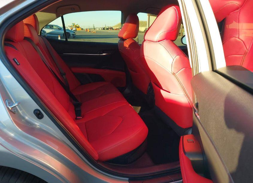 Photo 8 of 2022 Toyota Camry XSE HYBRID (VIN 4T1K31AK1NU035535)