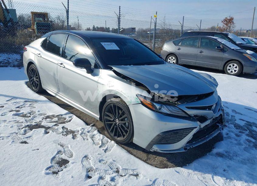 2022 Toyota Camry XSE HYBRID (VIN 4T1K31AK1NU036880) main photo
