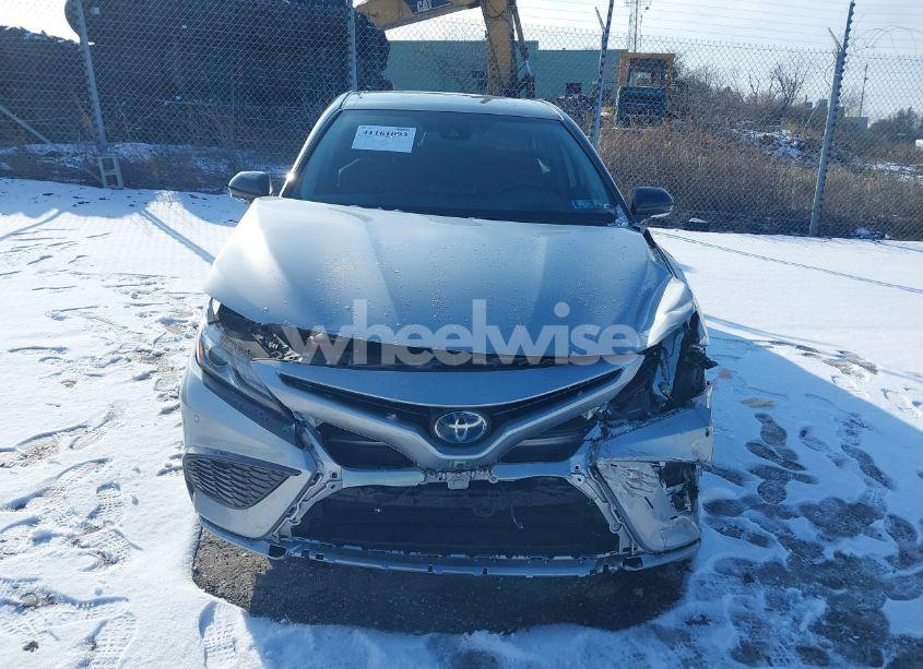 Photo 13 of 2022 Toyota Camry XSE HYBRID (VIN 4T1K31AK1NU036880)