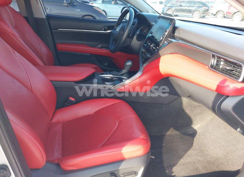 Photo 5 of 2022 Toyota Camry XSE HYBRID (VIN 4T1K31AK1NU036880)