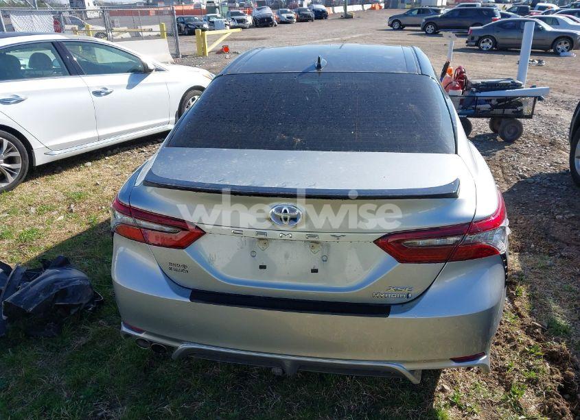 Photo 17 of 2022 Toyota Camry XSE HYBRID (VIN 4T1K31AK1NU044171)