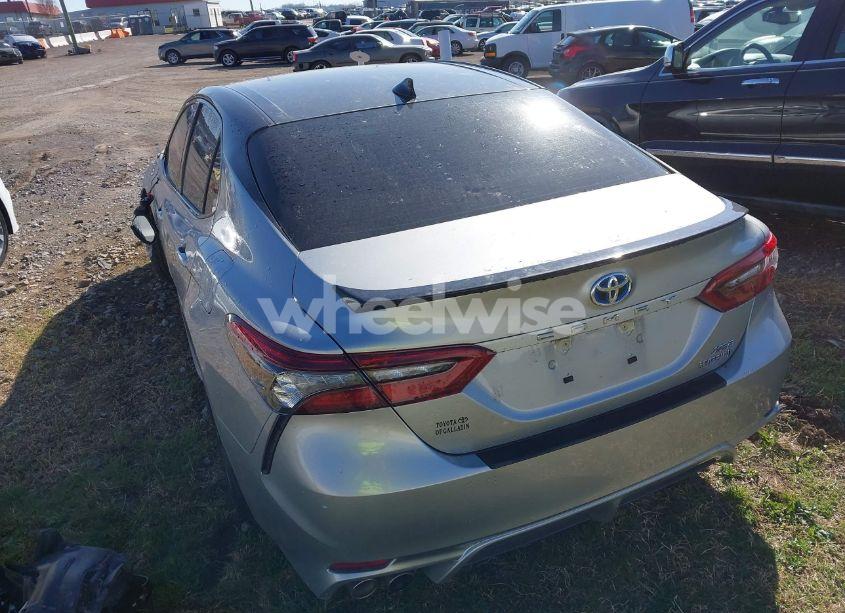 Photo 3 of 2022 Toyota Camry XSE HYBRID (VIN 4T1K31AK1NU044171)