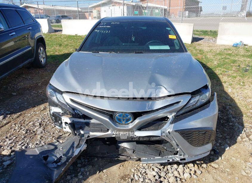 Photo 6 of 2022 Toyota Camry XSE HYBRID (VIN 4T1K31AK1NU044171)