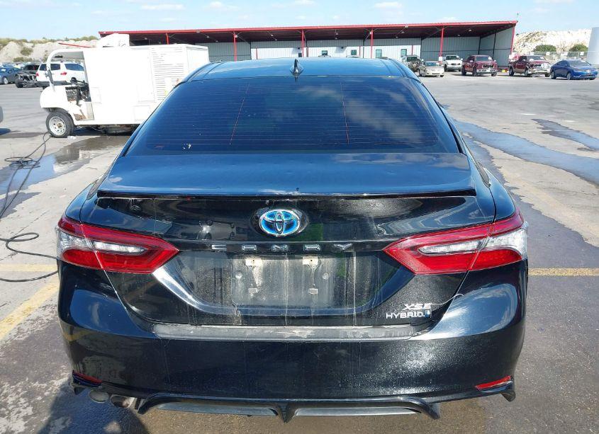 Photo 16 of 2022 Toyota Camry XSE HYBRID (VIN 4T1K31AK1NU578366)