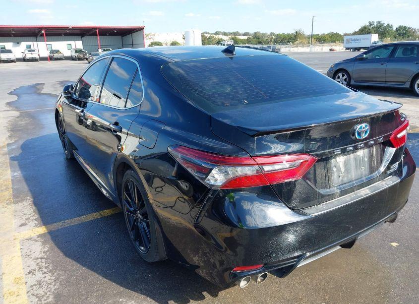 Photo 3 of 2022 Toyota Camry XSE HYBRID (VIN 4T1K31AK1NU578366)