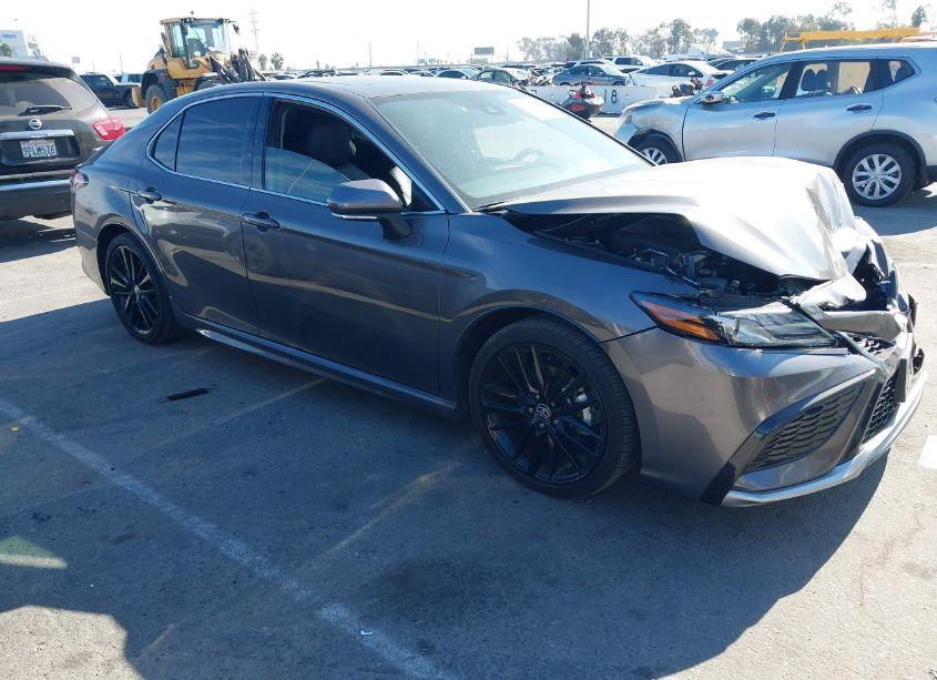 2023 Toyota Camry XSE HYBRID (VIN 4T1K31AK2PU600071) main photo