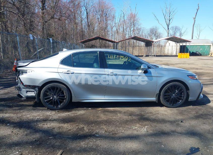 Photo 13 of 2024 Toyota Camry HYBRID XSE (VIN 4T1K31AK2RU074804)