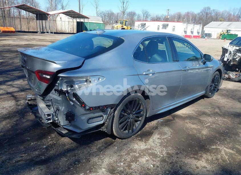 Photo 4 of 2024 Toyota Camry HYBRID XSE (VIN 4T1K31AK2RU074804)