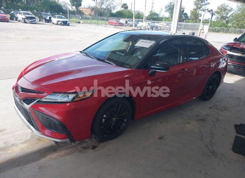 Photo 2 of 2022 Toyota Camry XSE HYBRID (VIN 4T1K31AK3NU032765)