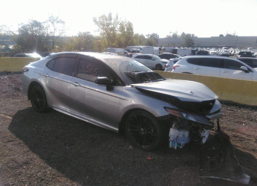 Photo 13 of 2022 Toyota Camry XSE HYBRID (VIN 4T1K31AK3NU044947)