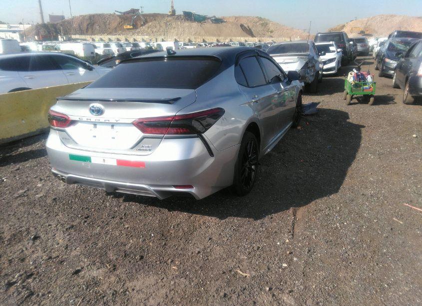 Photo 4 of 2022 Toyota Camry XSE HYBRID (VIN 4T1K31AK3NU044947)