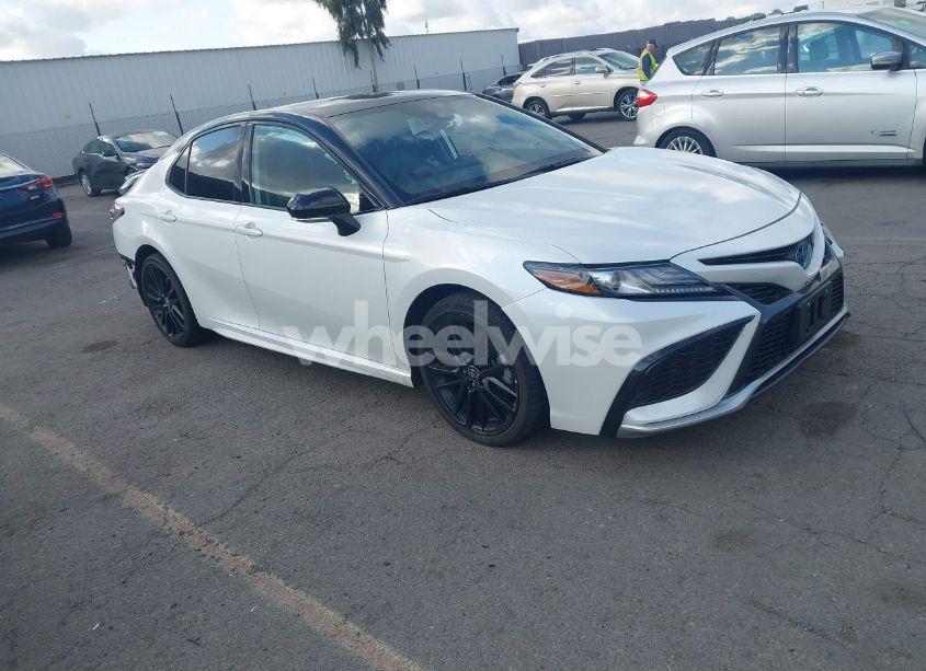 2023 Toyota Camry XSE HYBRID (VIN 4T1K31AK3PU050346) main photo