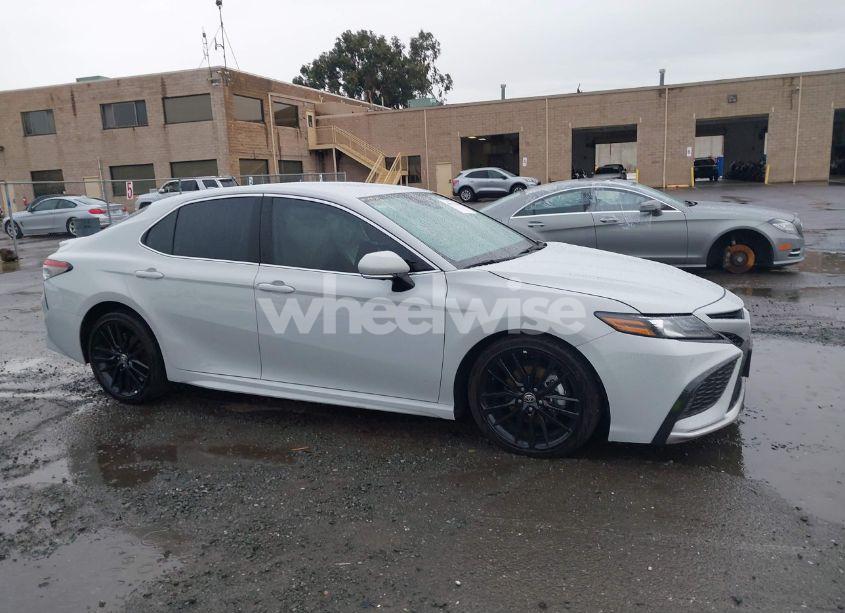 Photo 13 of 2024 Toyota Camry HYBRID XSE (VIN 4T1K31AK3RU066498)