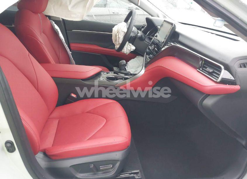 Photo 5 of 2024 Toyota Camry HYBRID XSE (VIN 4T1K31AK3RU066498)