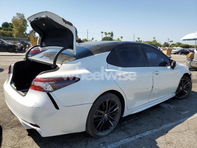 Photo 3 of 2021 TOYOTA CAMRY XSE (VIN 4T1K31AK4MU023460)