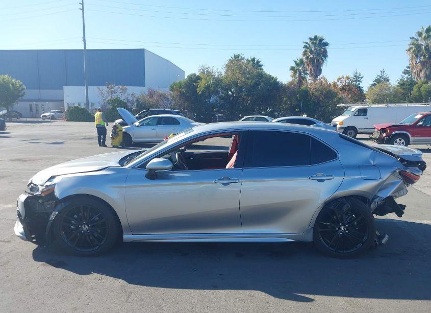 Photo 15 of 2022 Toyota Camry XSE HYBRID (VIN 4T1K31AK4NU597817)