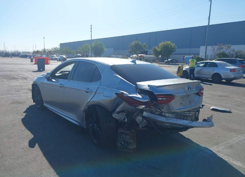Photo 3 of 2022 Toyota Camry XSE HYBRID (VIN 4T1K31AK4NU597817)