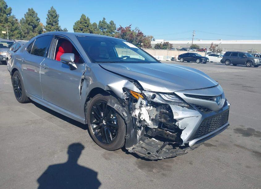 Photo 6 of 2022 Toyota Camry XSE HYBRID (VIN 4T1K31AK4NU597817)