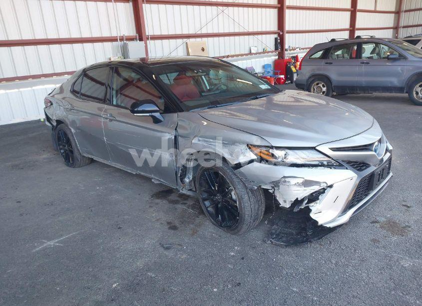 2024 Toyota Camry HYBRID XSE (VIN 4T1K31AK4RU065263) main photo