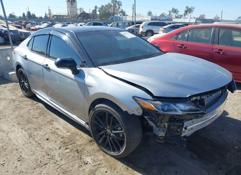 2024 Toyota Camry HYBRID XSE (VIN 4T1K31AK4RU069880) main photo